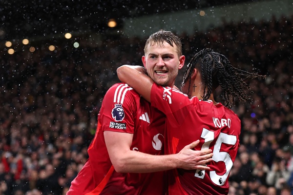 Manchester United: De Ligt dẫn dắt hàng thủ trẻ hướng tới tương lai rực rỡ
